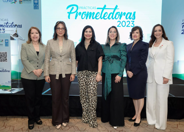 8840 Kathia Mejia Josefina Navarro Christy Luciano Amalia Vega Rita Tirado y Pilar Hache scaled 1