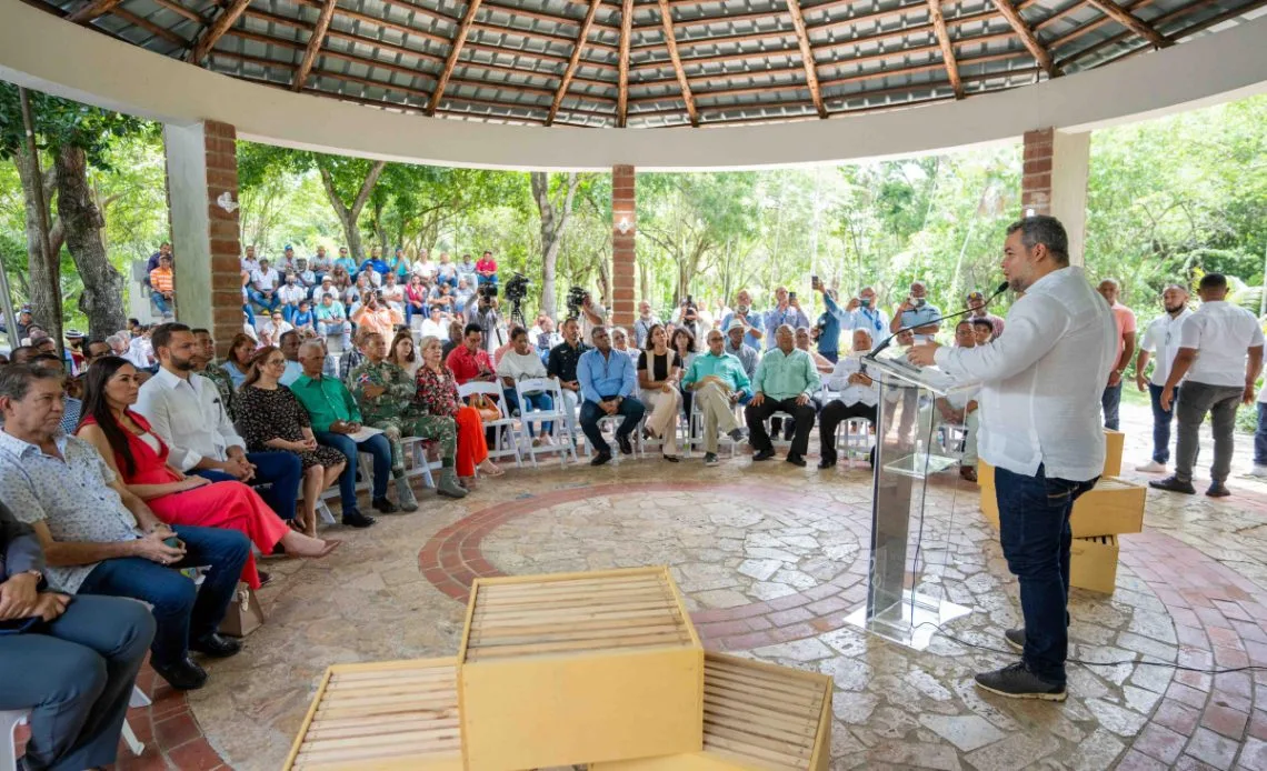Feda entrega cajas de abejas 1140x694 1