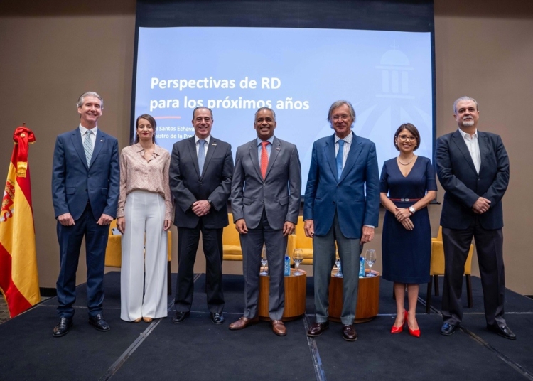 Foto principal ricardo felip clara fernandez paco perez joel santos echavarria antonio perez hernandez karina castellanos y artur cabre 1