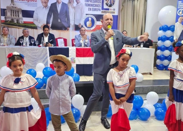 Alcalde Ulises Rodriguez en Espana 1140x597 1