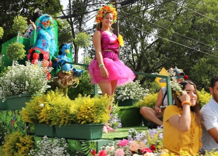 Carroza de flores festival de las flores jarabacoa de 2019. Jpg 3