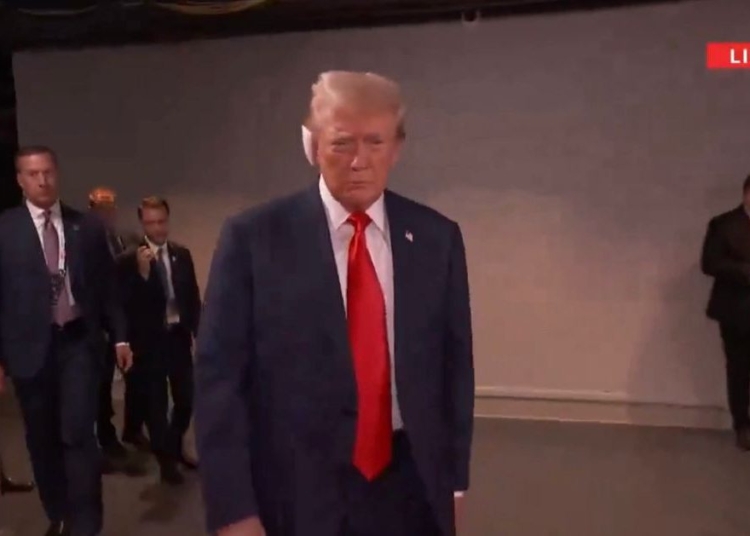 Donald trump con oreja 1140x629 1