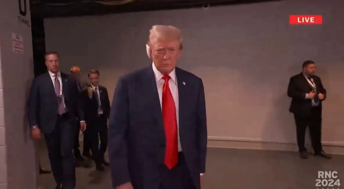 Donald trump con oreja 1140x629 1