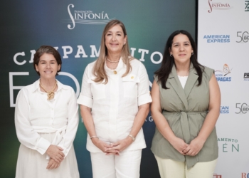 DSC07415 Principal Nadia NicolaMarisol Rodriguez Copello y Marianela Pina