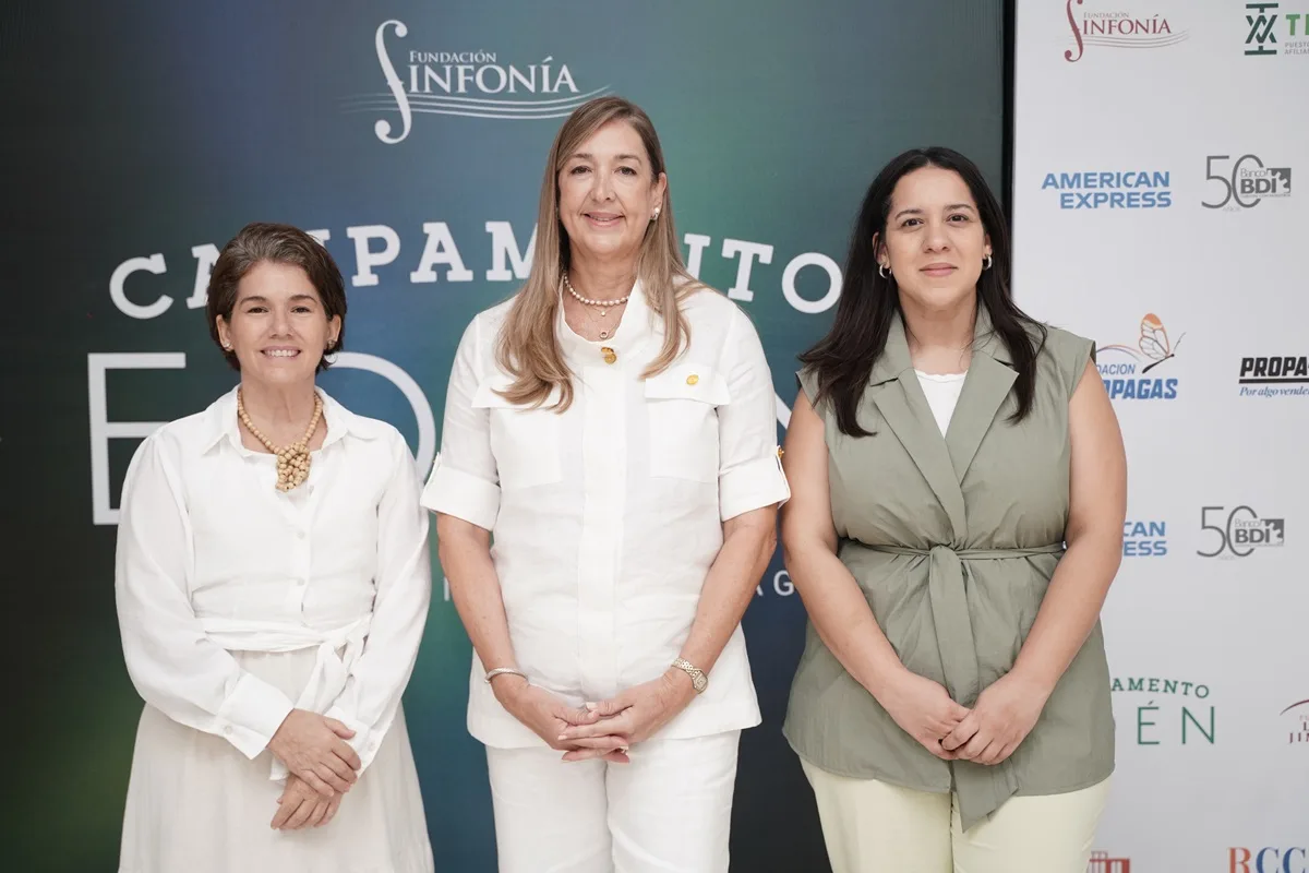 DSC07415 Principal Nadia NicolaMarisol Rodriguez Copello y Marianela Pina