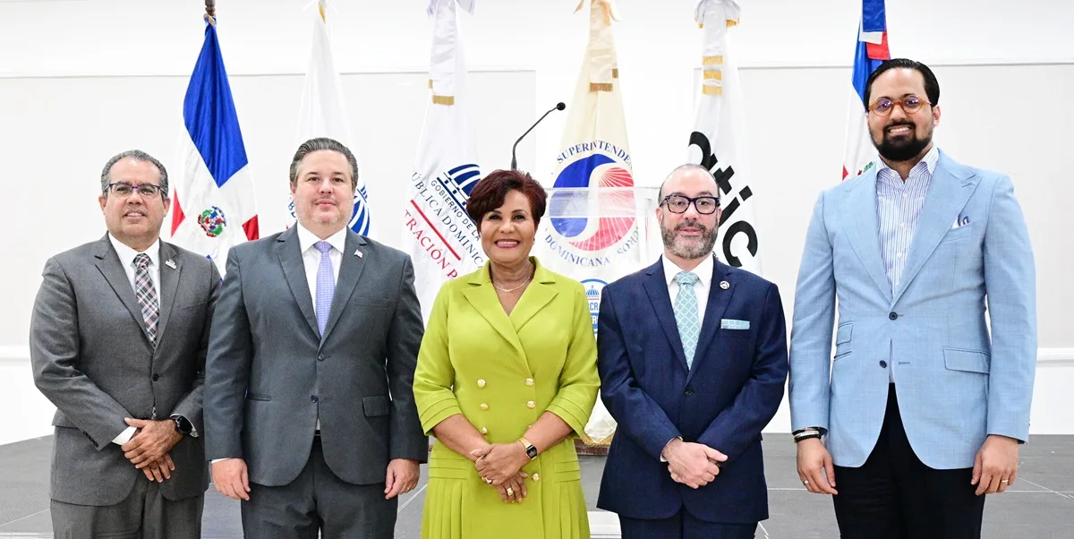 De izquierda a derecha reyson lizardo peter prazmowski josefa castillo francisco campos y bartolome pujals