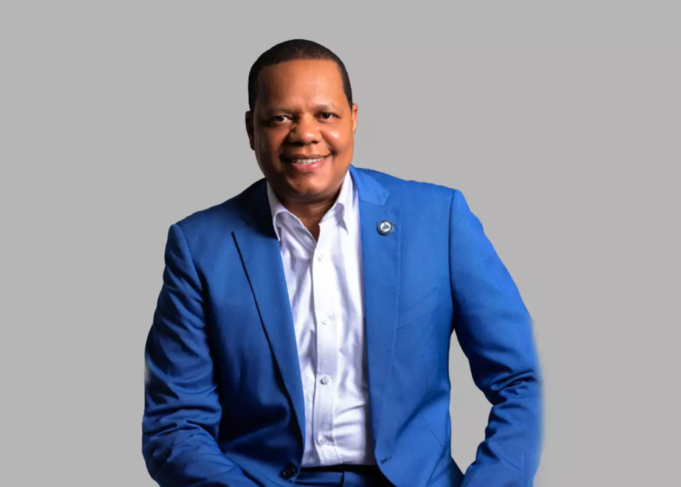 Director ejecutivo de Pro Consumidor Eddy Alcantara