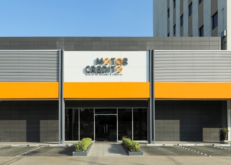 Fachada de motor credito en santo domingo julio 2024