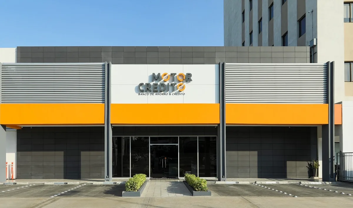 Fachada de motor credito en santo domingo julio 2024