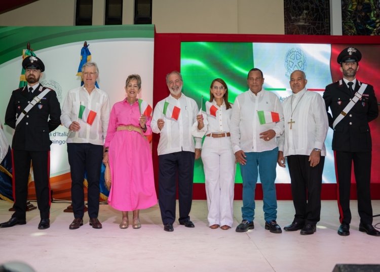 Foto principal 9520 gabriele ratta roberto casoniginnette bournigal s. E. Stefano queirolo claritza rochtte diomedes roque garcia julio cesar corniel amaro y ippazio pasquale martella