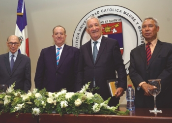 Foto principal Frank Moya Pons Magin Diaz Julio Cross e Isidoro Santana