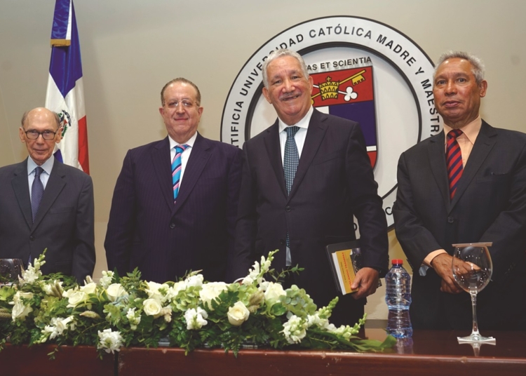 Foto principal frank moya pons magin diaz julio cross e isidoro santana