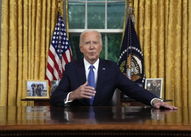 Joe biden en despacho de la oficina oval 1140x694 1