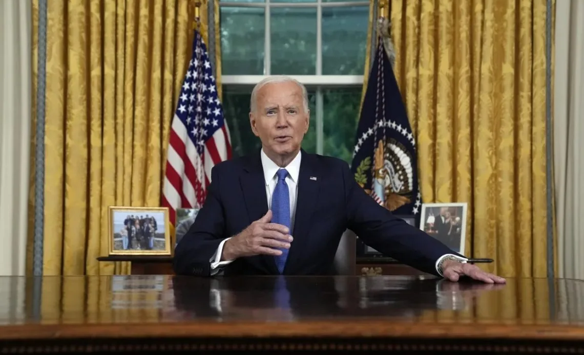 Joe biden en despacho de la oficina oval 1140x694 1
