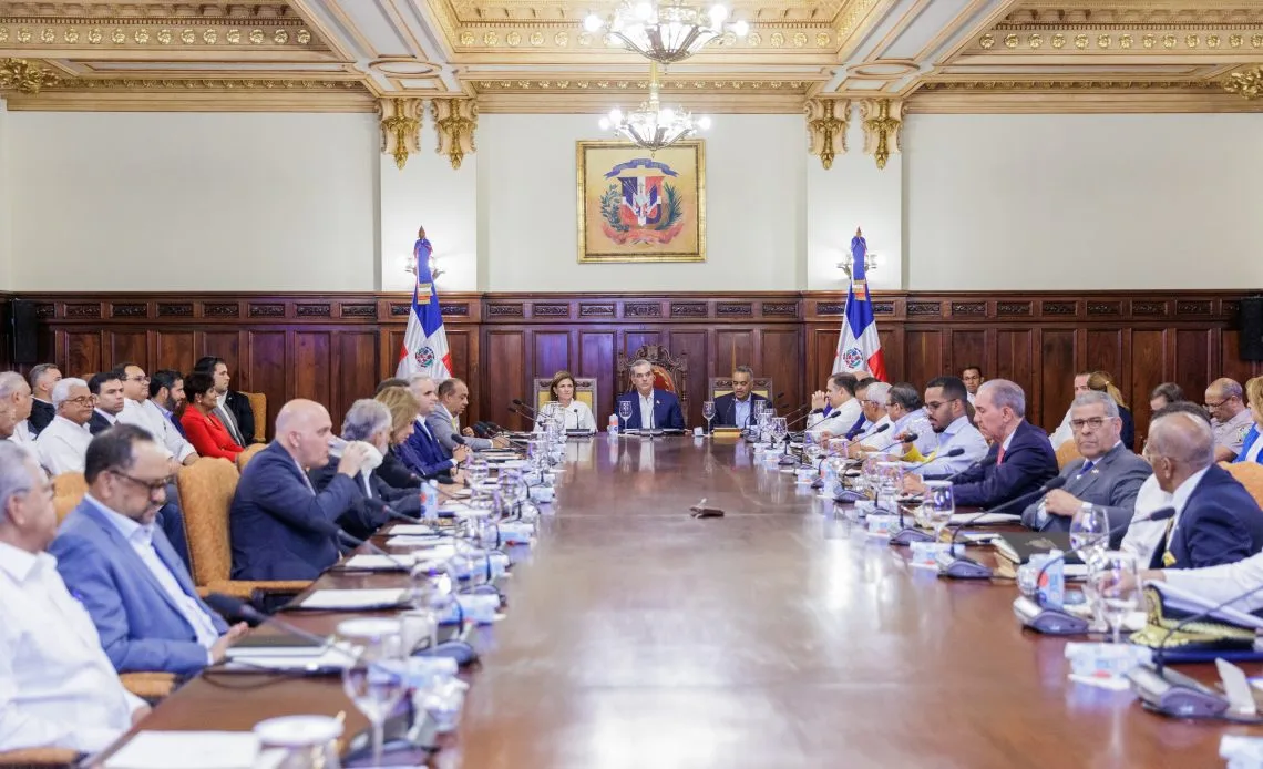 LUIS ABINADER PRESIDENTE