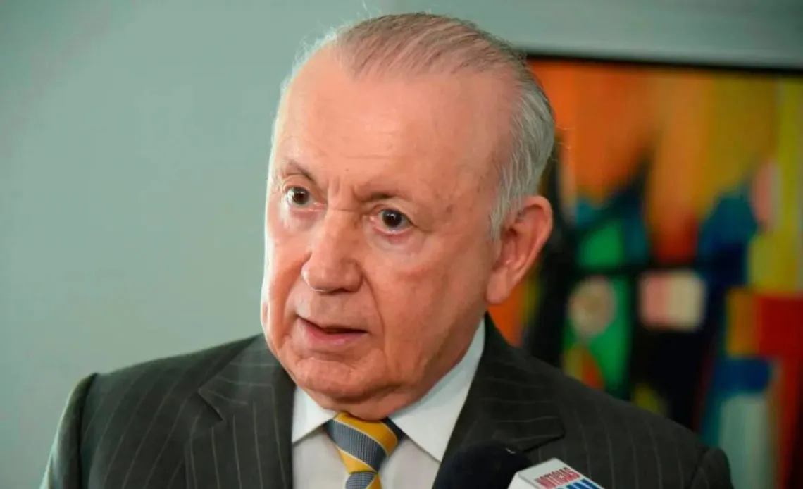 Rafael Alburquerque miembro de la Fuerza del Pueblo 1140x694 1