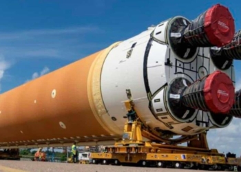 Cohete de nasa que se usara en mision a la luna sale de fabrica  1 focus 0 0 896 504