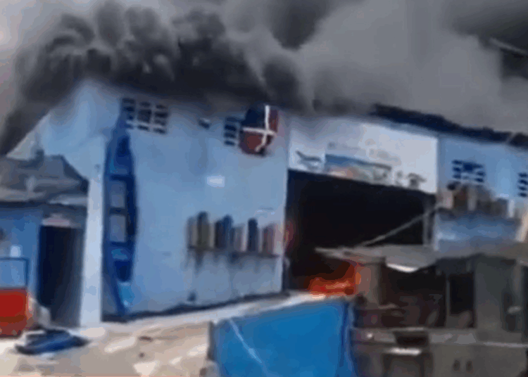 incendio fabrica de fibra