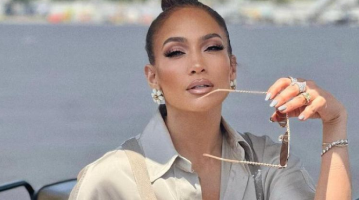 Jlo ben humor padre 700x391 1