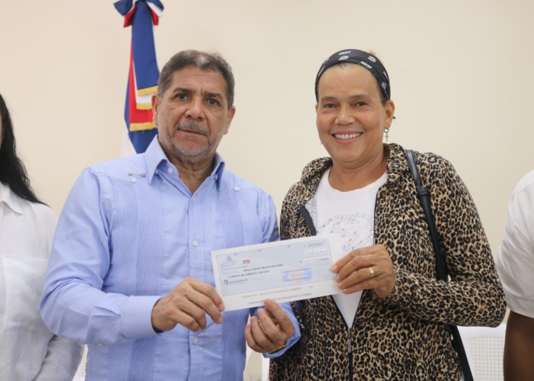 Ayuda llega a nagua1 scaled