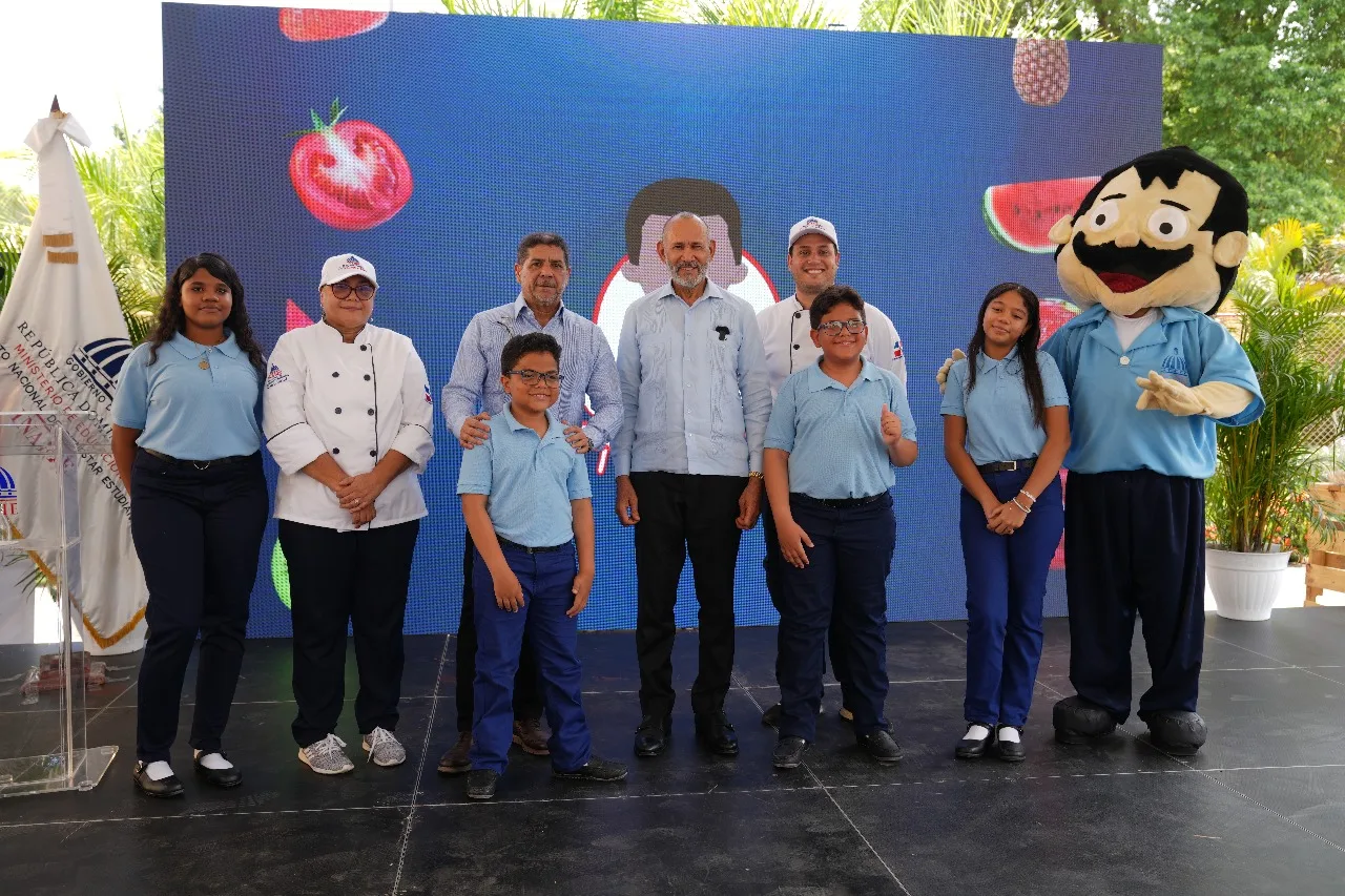 FOTO LANZAMIENTO MENU