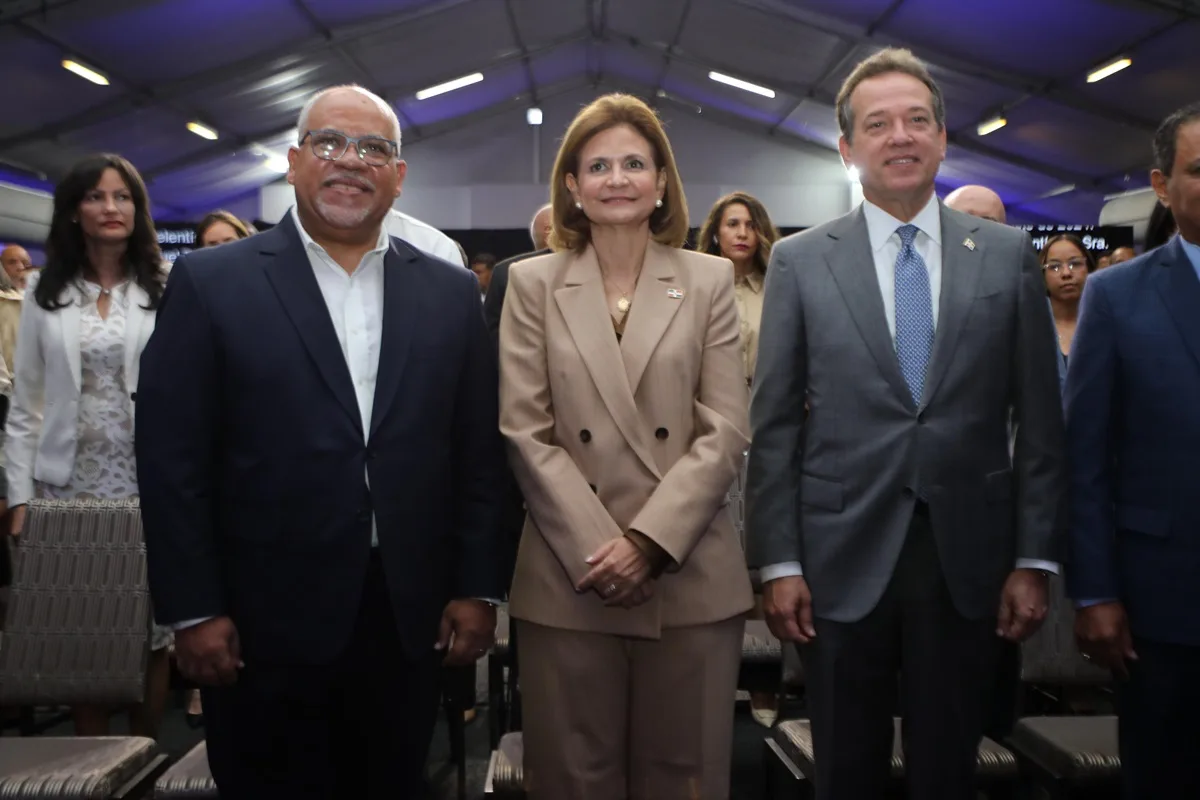 Fabricio Gomez Mazara Raquel Pena e Ito Bisono