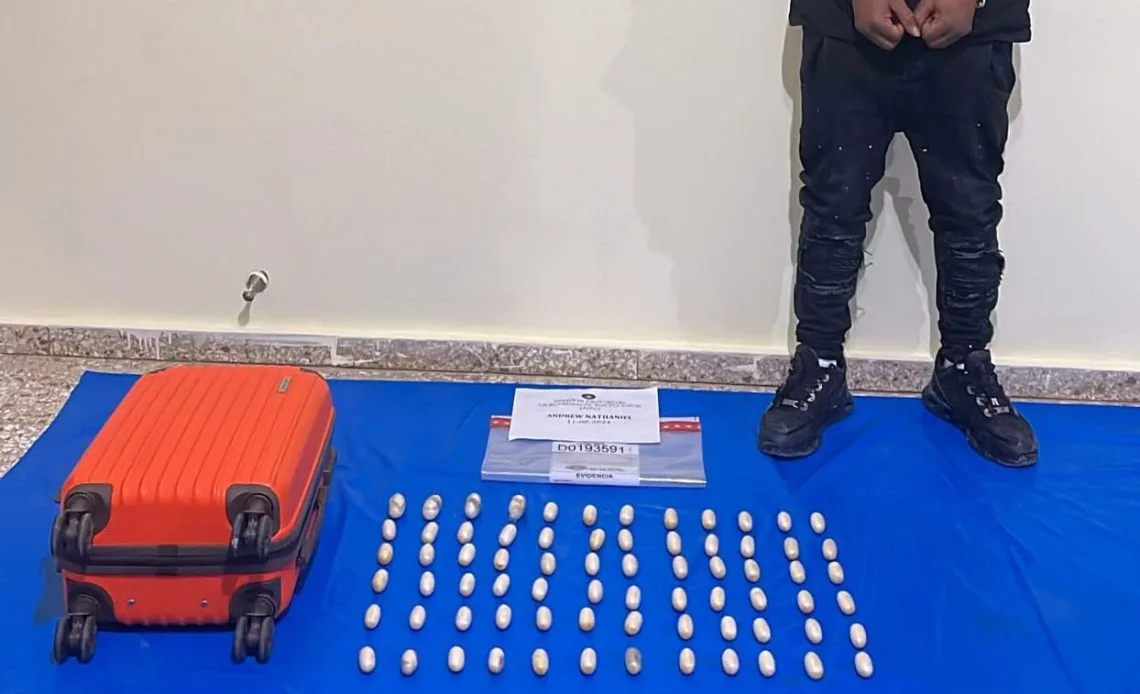 Iba a Francia con el estomago lleno de cocaina 1140x694 1