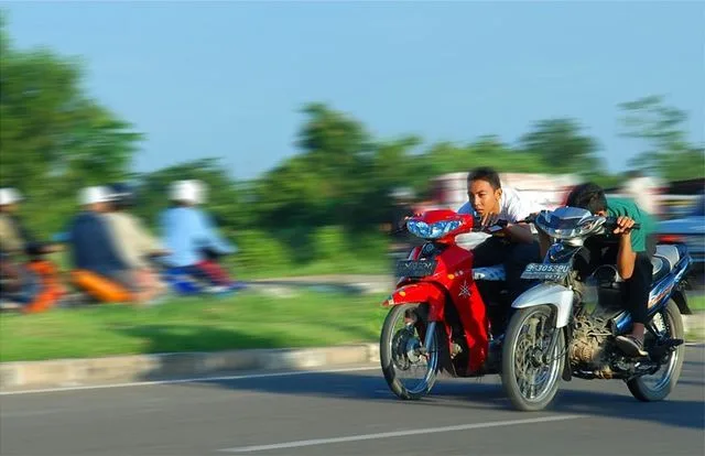 Illegal street race