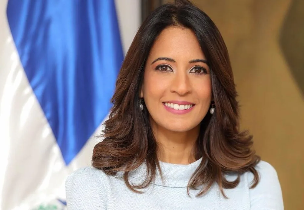 Julissa cruz 1004x694 1