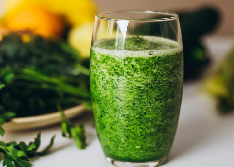 jugo verde con naranja