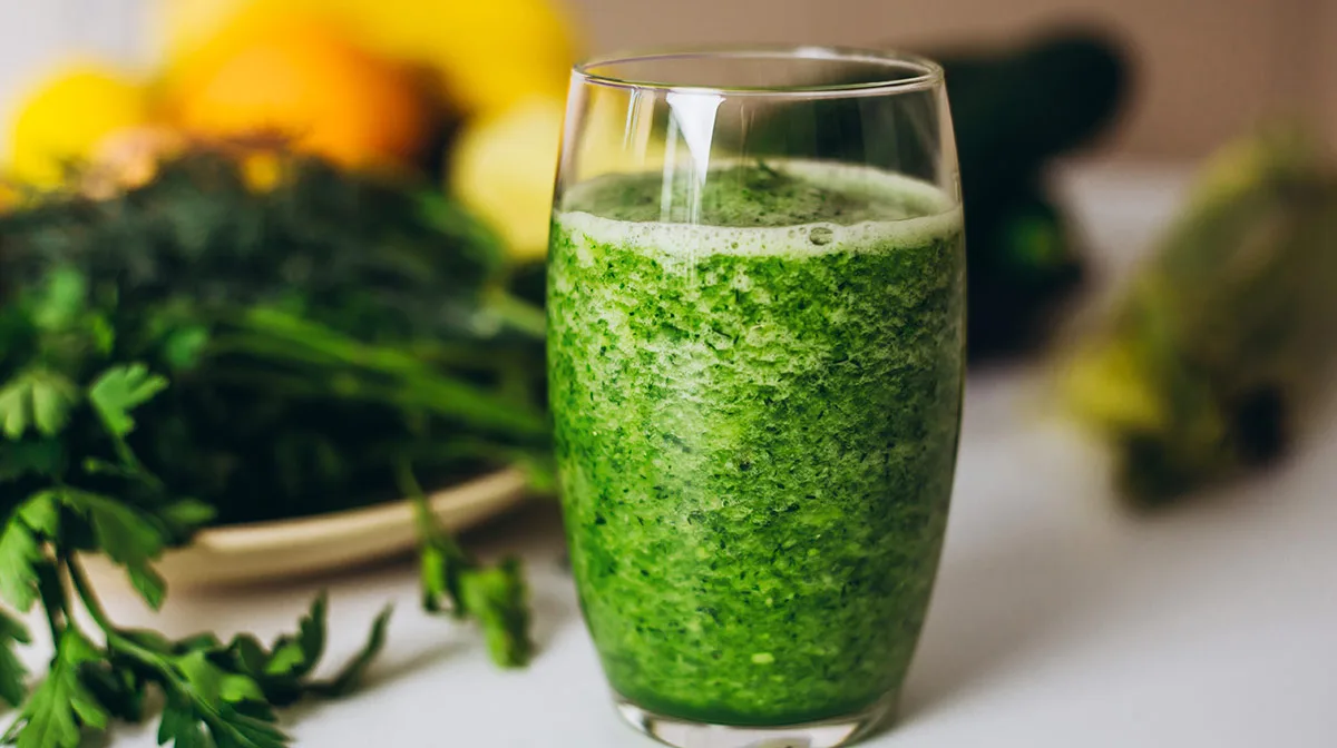 jugo verde con naranja