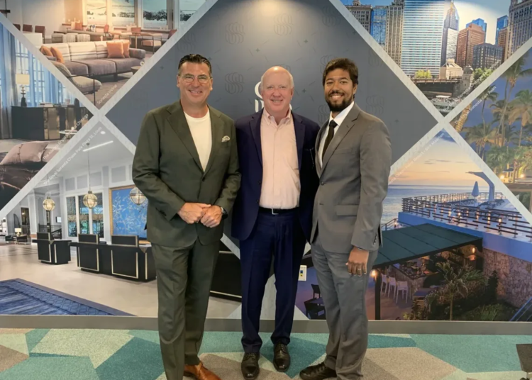 7784 foto principal brian quinn john murray y ing. David almanzar  jpg