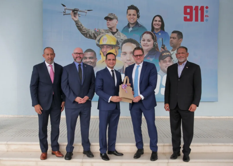 911 recibe visita subsecretario adjunto del programa inl del gobierno de jpeg