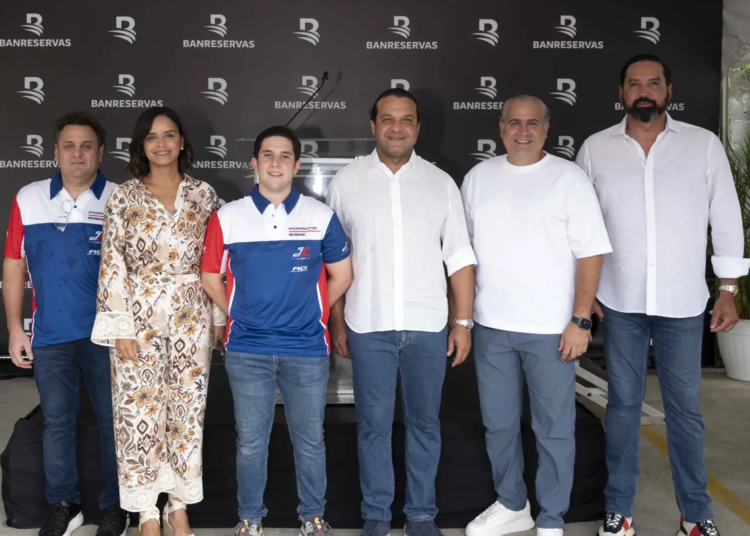 Foto 1 Banreservas realiza encuentro con Jimmy Llibre scaled e1725621833188