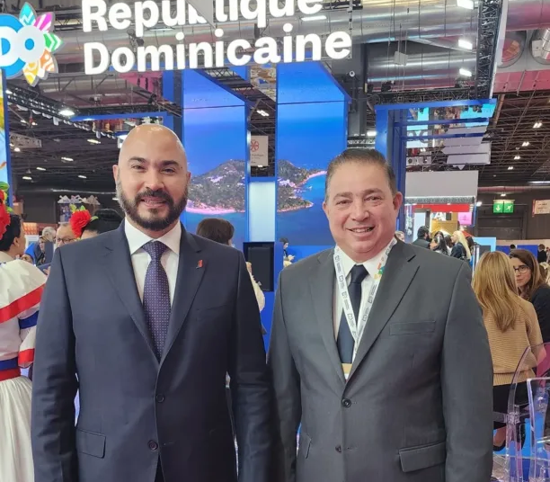 Foto principal Carlos Jimenez vicepresidente ejecutivo de Air Century y Hector Porcella presiden jpeg