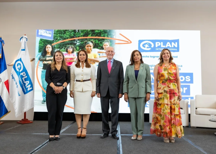 Johana elias maira jimenez roland angerer ligia jeannette perez gloria reyes jpg