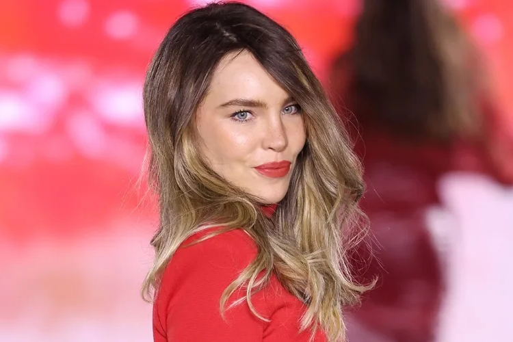 Belinda caida paris loreal pasarela 3 1022c4 jpg