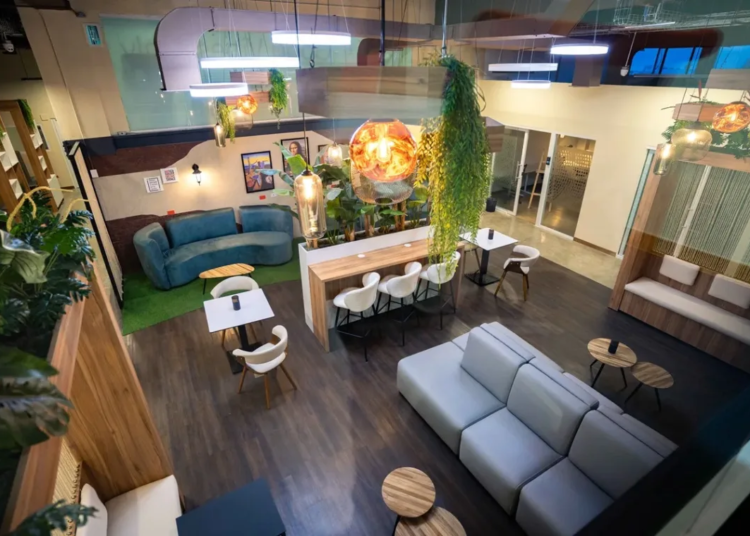 Cougar una nueva linea que que fusiona tecnologia de vanguardia ergonomia y eficiencia energetica para crear entornos de trabajo que transforman la experiencia laboral jpg