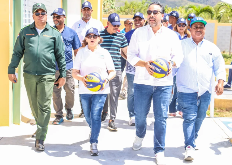 PIE DE FOTO BANI 2 ALBERTO RODRIGUEZ MELLA FRANKLIN DUVAL LA GOBERNADORA DE PERAVIA EL CORONEL DEL DIGESETT jpeg