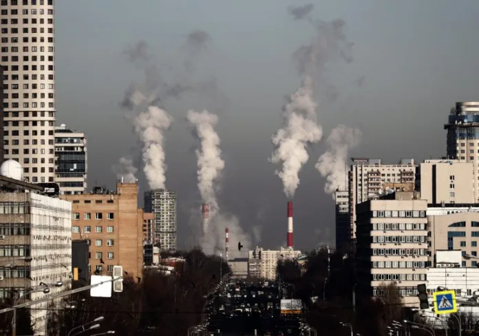 Nueva york obligará a las empresas contaminantes a pagar para reparar la crisis climática