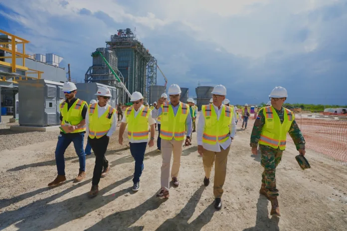 Ministros josé paliza y joel santos realizan visita de reconocimiento de avances de proyectos estratégicos en manzanillo