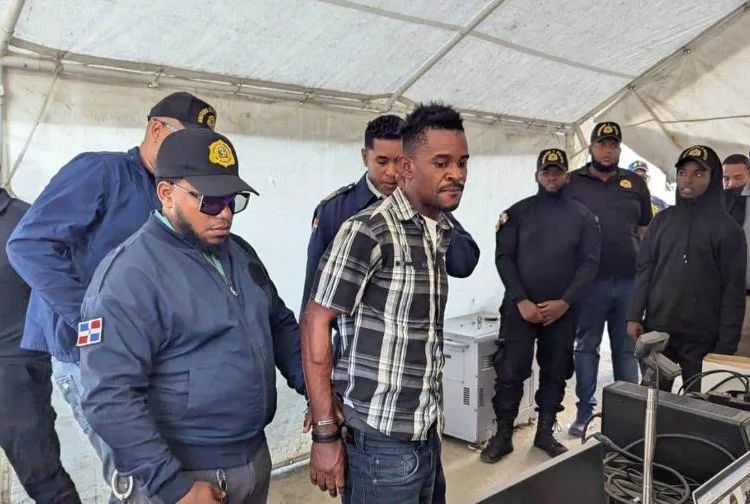 rd entrega miembro de banda a policia haitiana y multitud mata a tiros focus 0 0 896 504