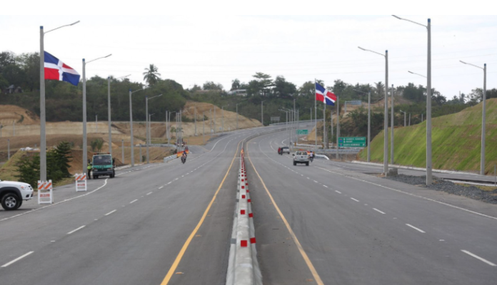 Abinader pedirá al congreso nombrar av. ecológica como peña gómez