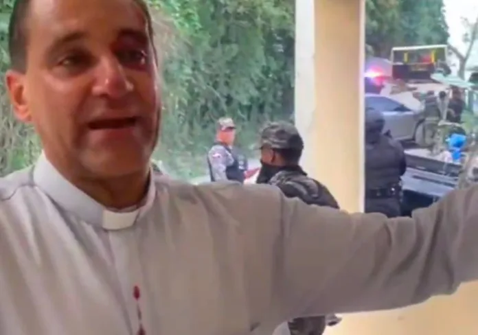 Sacerdote denuncia agresión durante protesta en cotuí