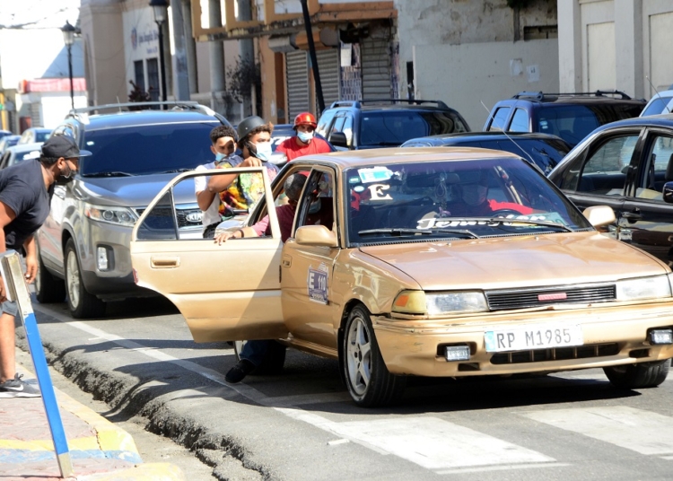 Las rutas urbanas y suburbanas de Santiago aumentaron 5 pesos al precio del pasaje y las interurbanas 10 pesos