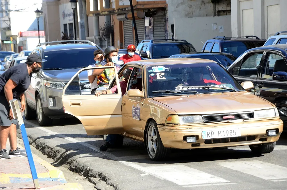 Las rutas urbanas y suburbanas de Santiago aumentaron 5 pesos al precio del pasaje y las interurbanas 10 pesos