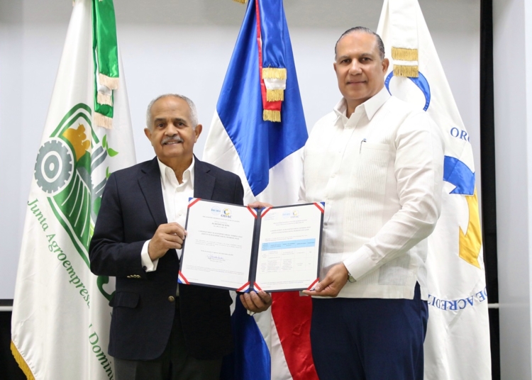 Presidente ejecutivo de la JAD Osmar C. Benitez y el diretor ejecutivo del ODAC Angel David Taveras Difo