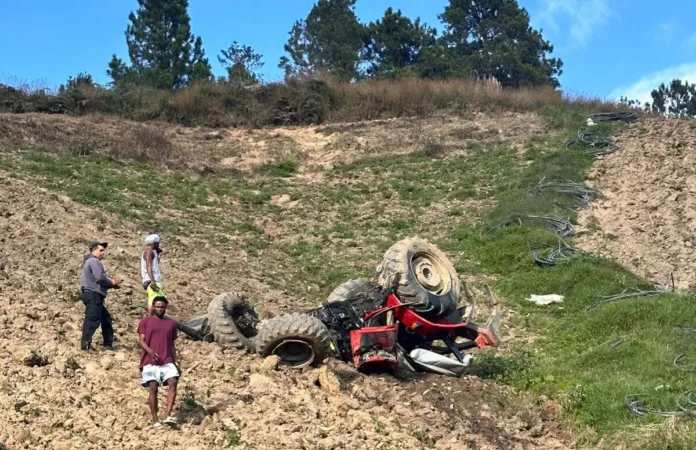 Hombre muere en accidente con tractor en constanza