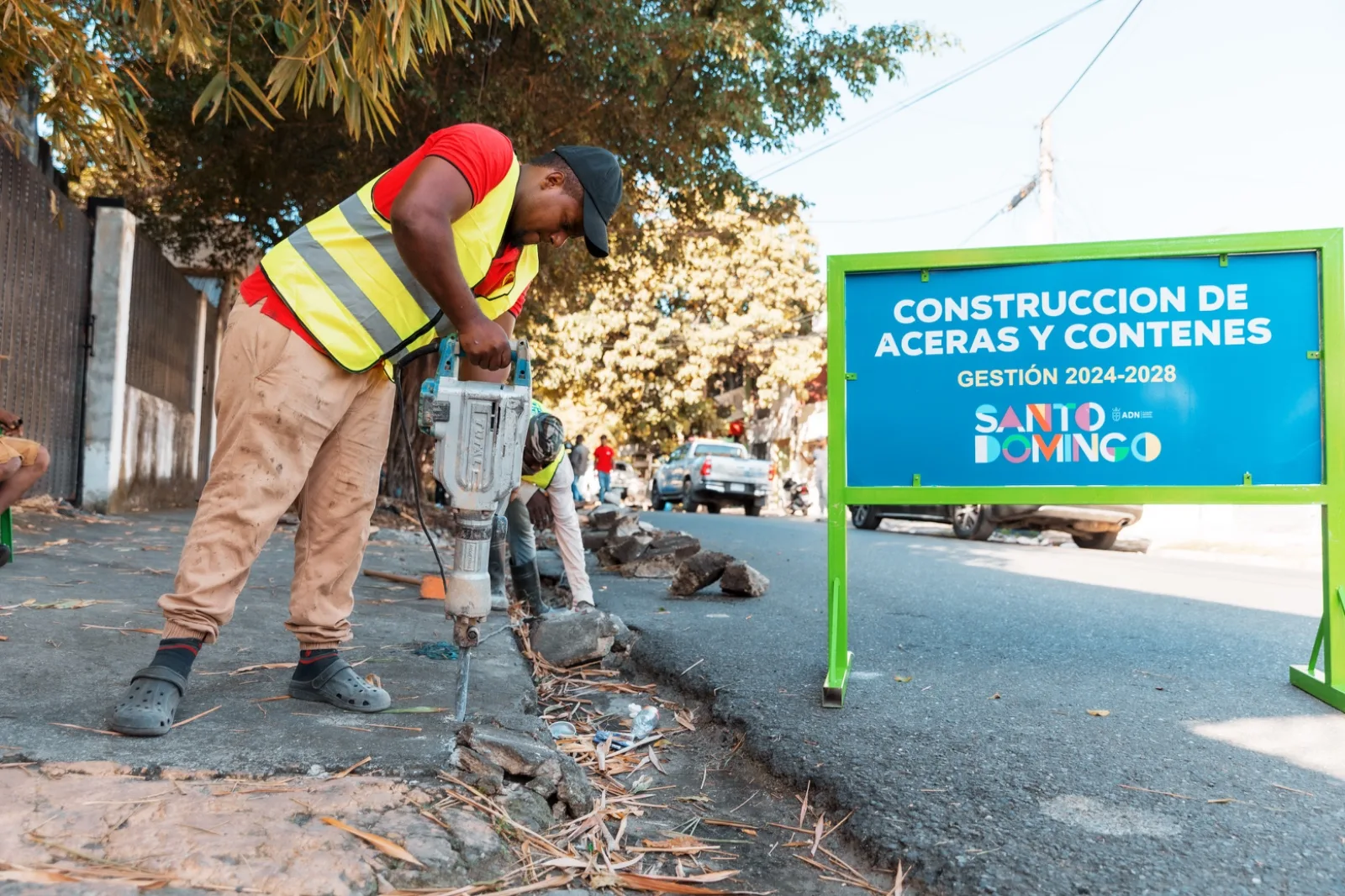 Brigadas del ayuntamiento se encuentran trabajando en Villa Consuelo.