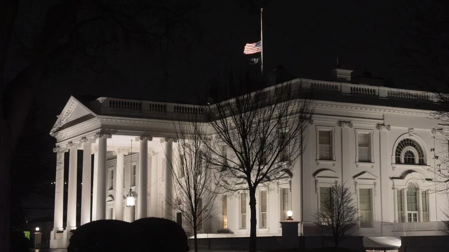 las banderas se izaran a media asta en toma de posesion de trump focus 0 0 896 504